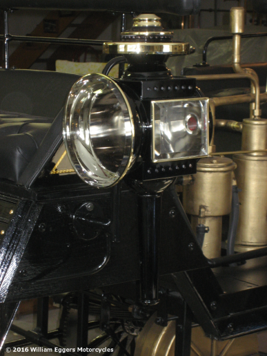 Photo of front lamp from Daimler Benz Motor Carriage